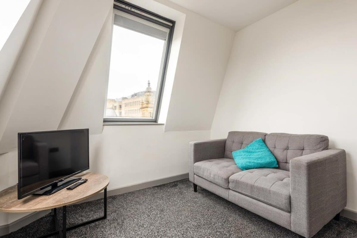 Modern 1 Bed Budget Apartment In Central هاليفاكس المظهر الخارجي الصورة